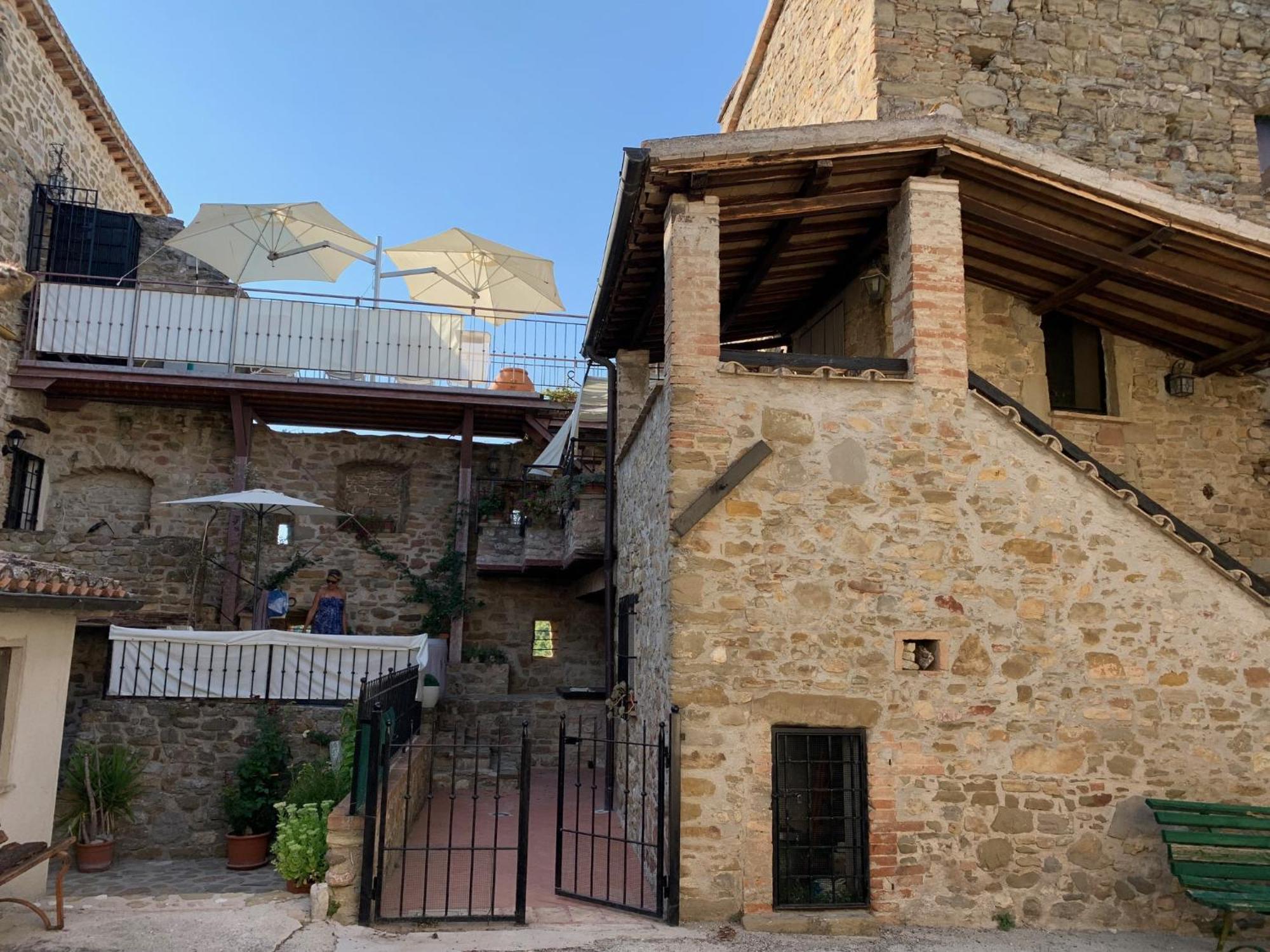 Апартаменты Castello Di Francocci Сполето Экстерьер фото